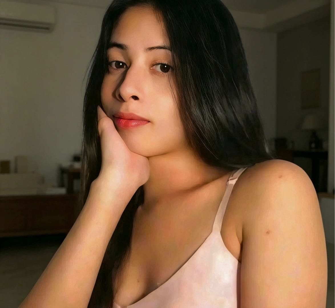 Luna, 23, online for video chat with girls on SisoMeet